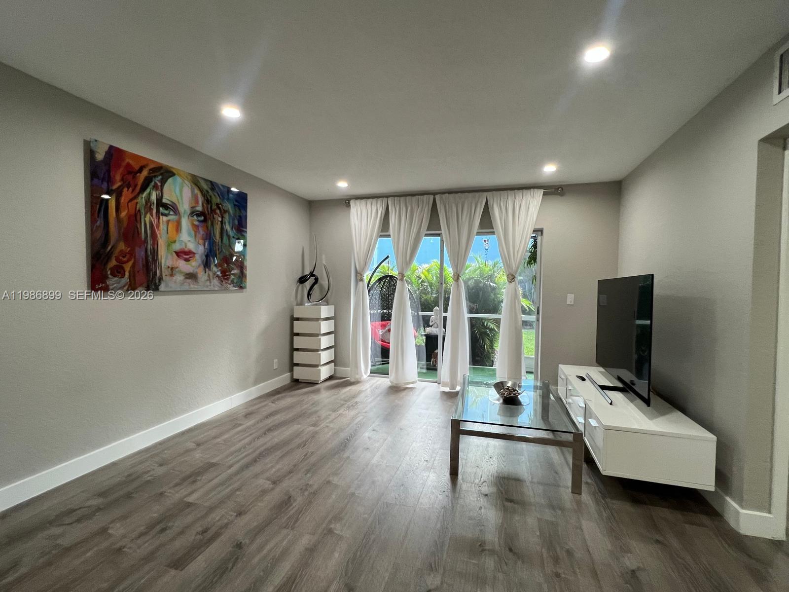 1432 S Lakeside Dr # 5