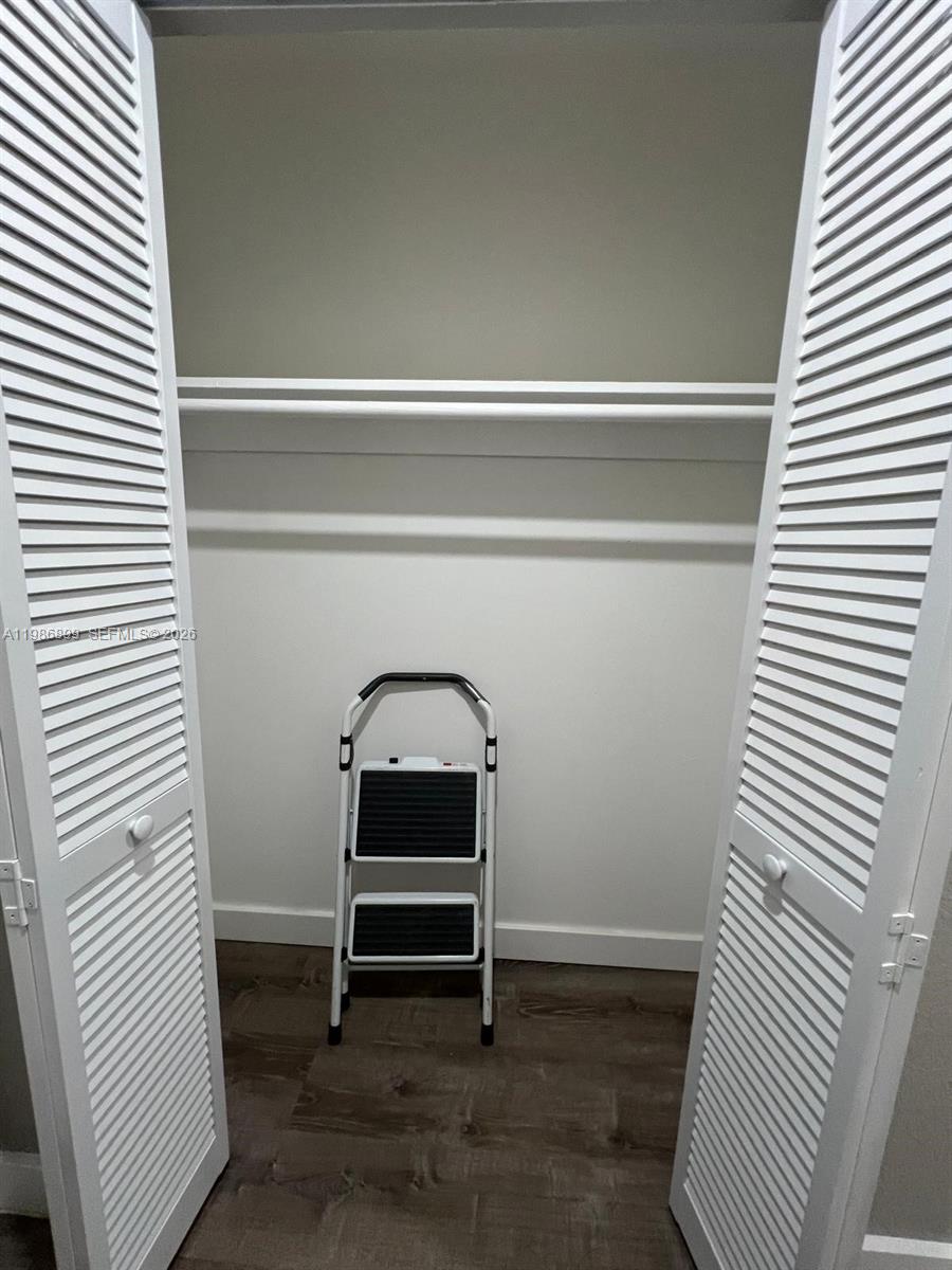 1432 S Lakeside Dr # 5