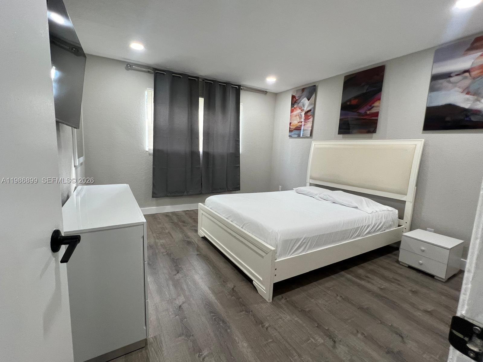 1432 S Lakeside Dr # 5