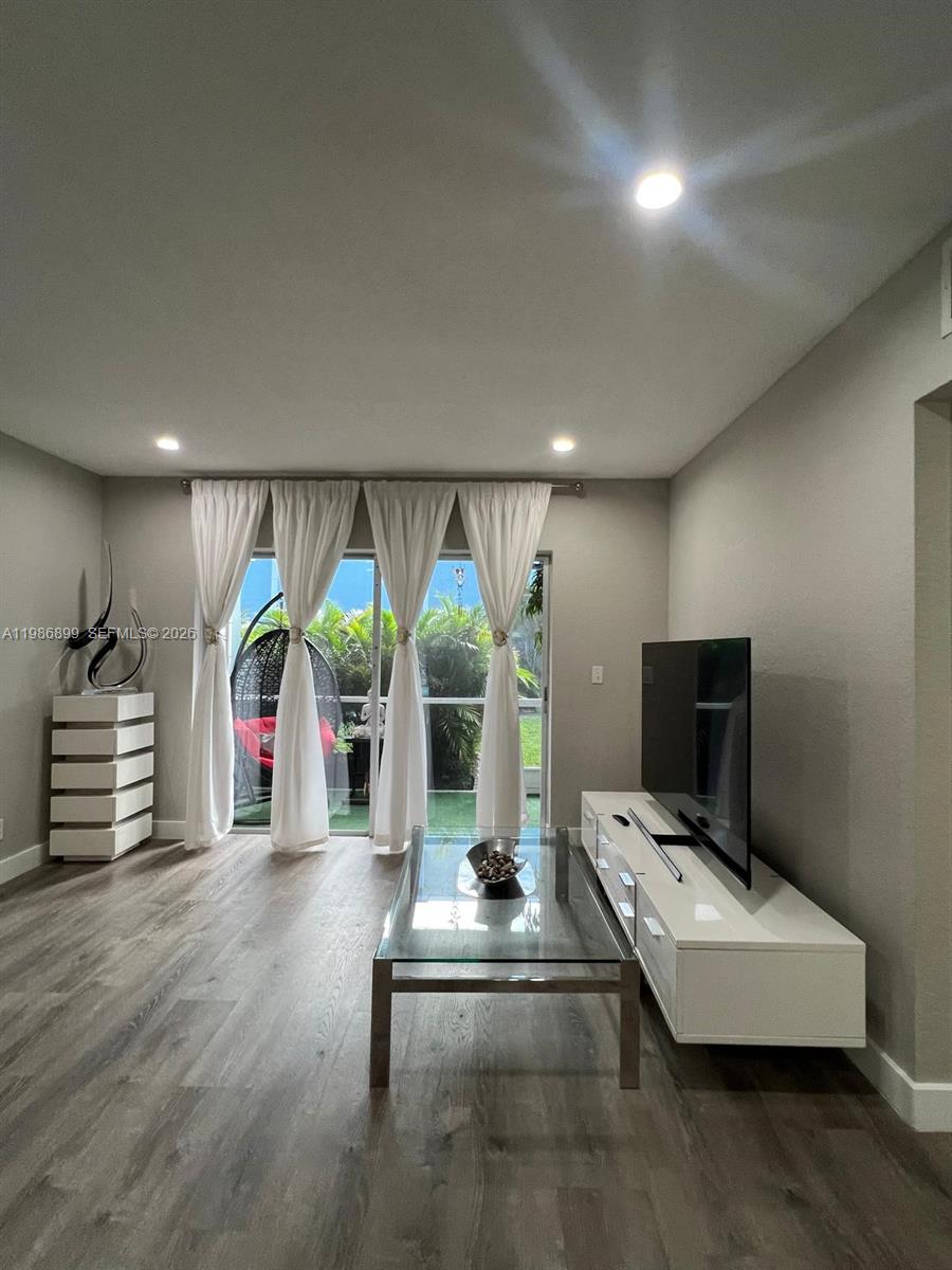 1432 S Lakeside Dr # 5