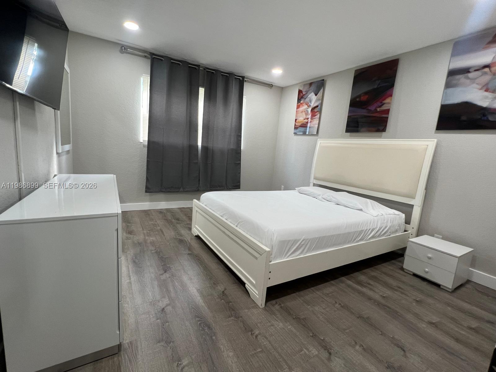 1432 S Lakeside Dr # 5