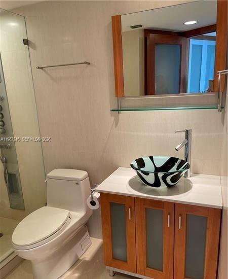 3600 Mystic Pointe Dr # 1404