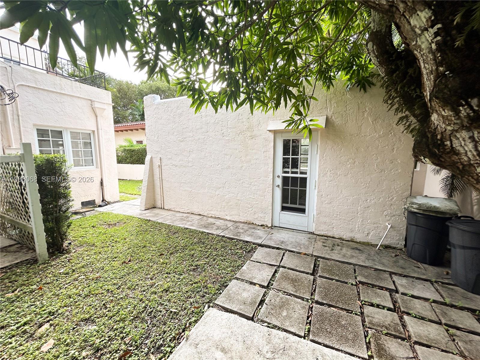 2504 Alhambra Cir # 2504