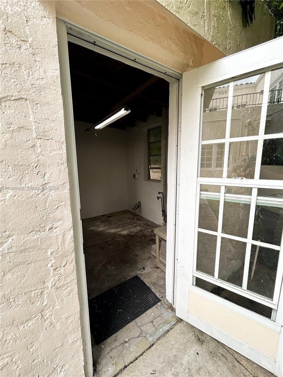 2504 Alhambra Cir # 2504