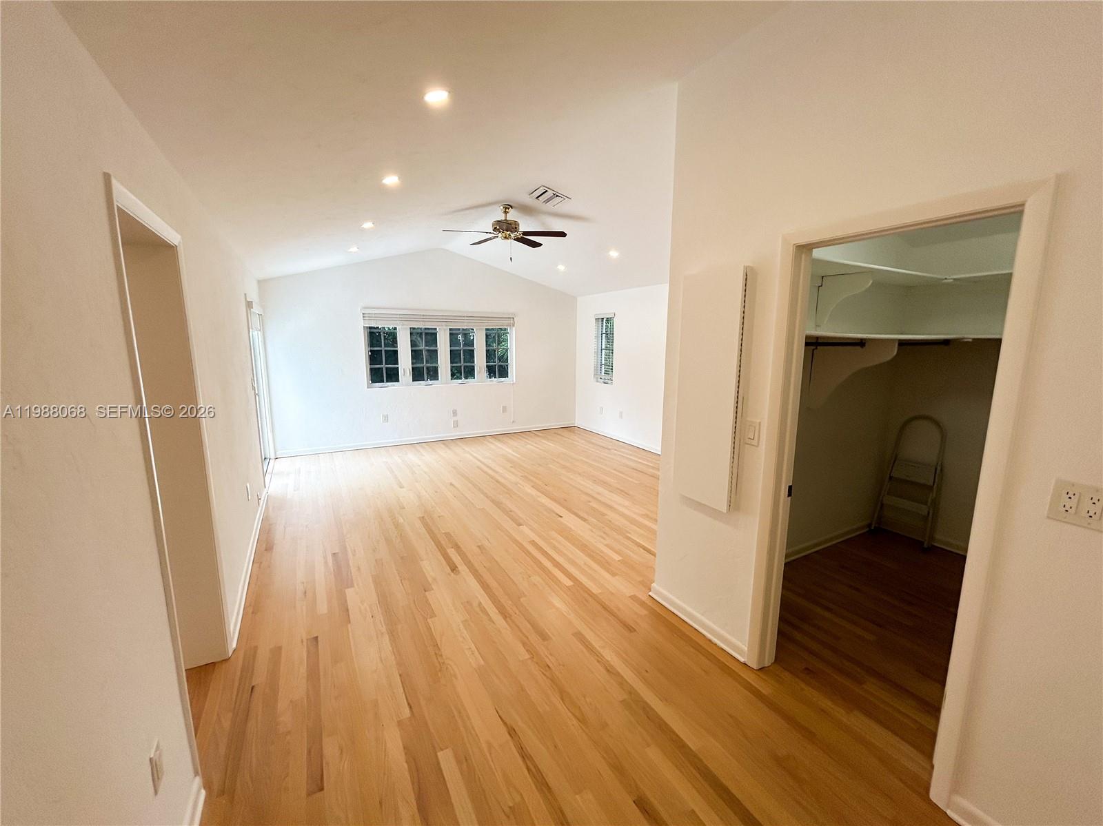 2504 Alhambra Cir # 2504