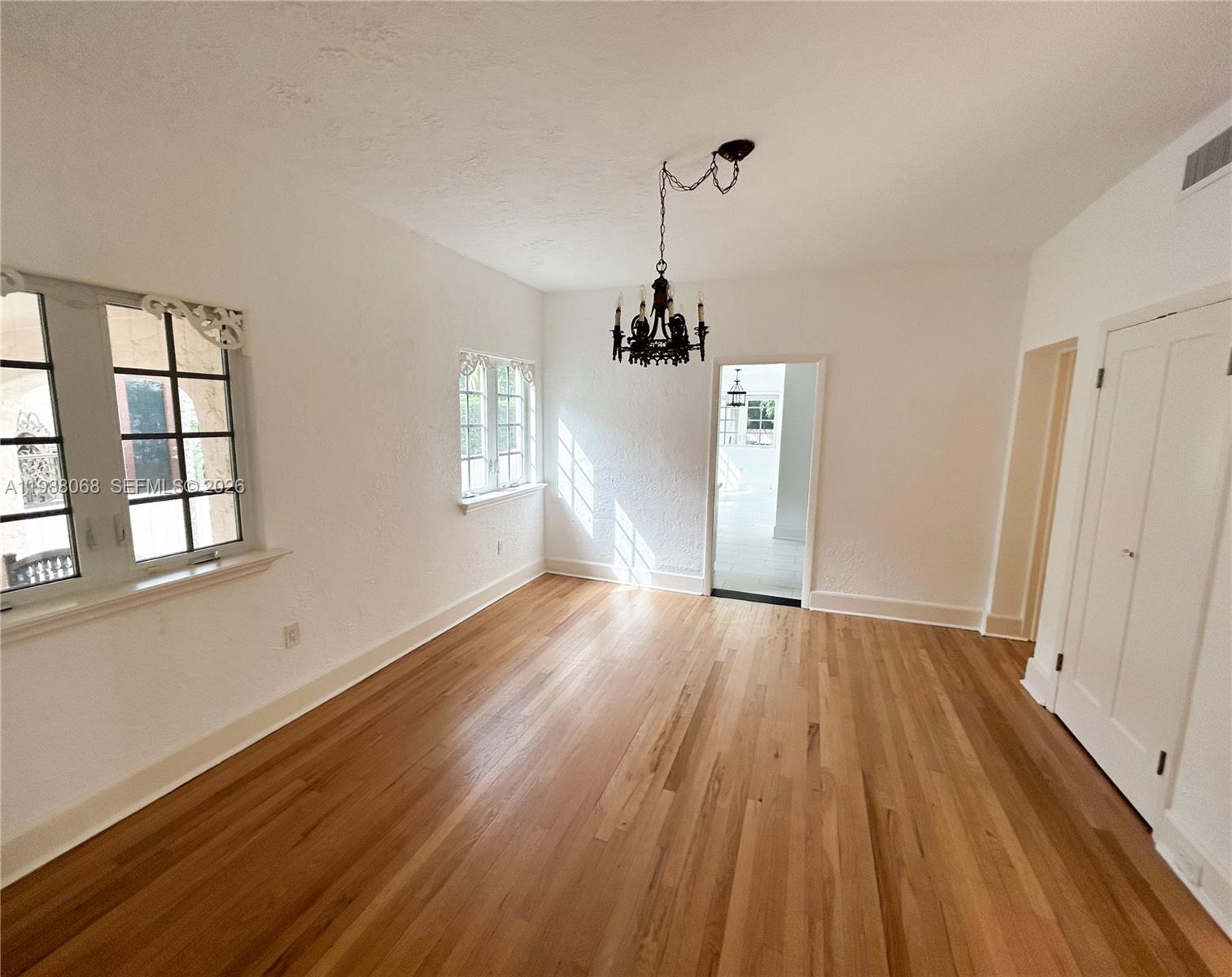 2504 Alhambra Cir # 2504