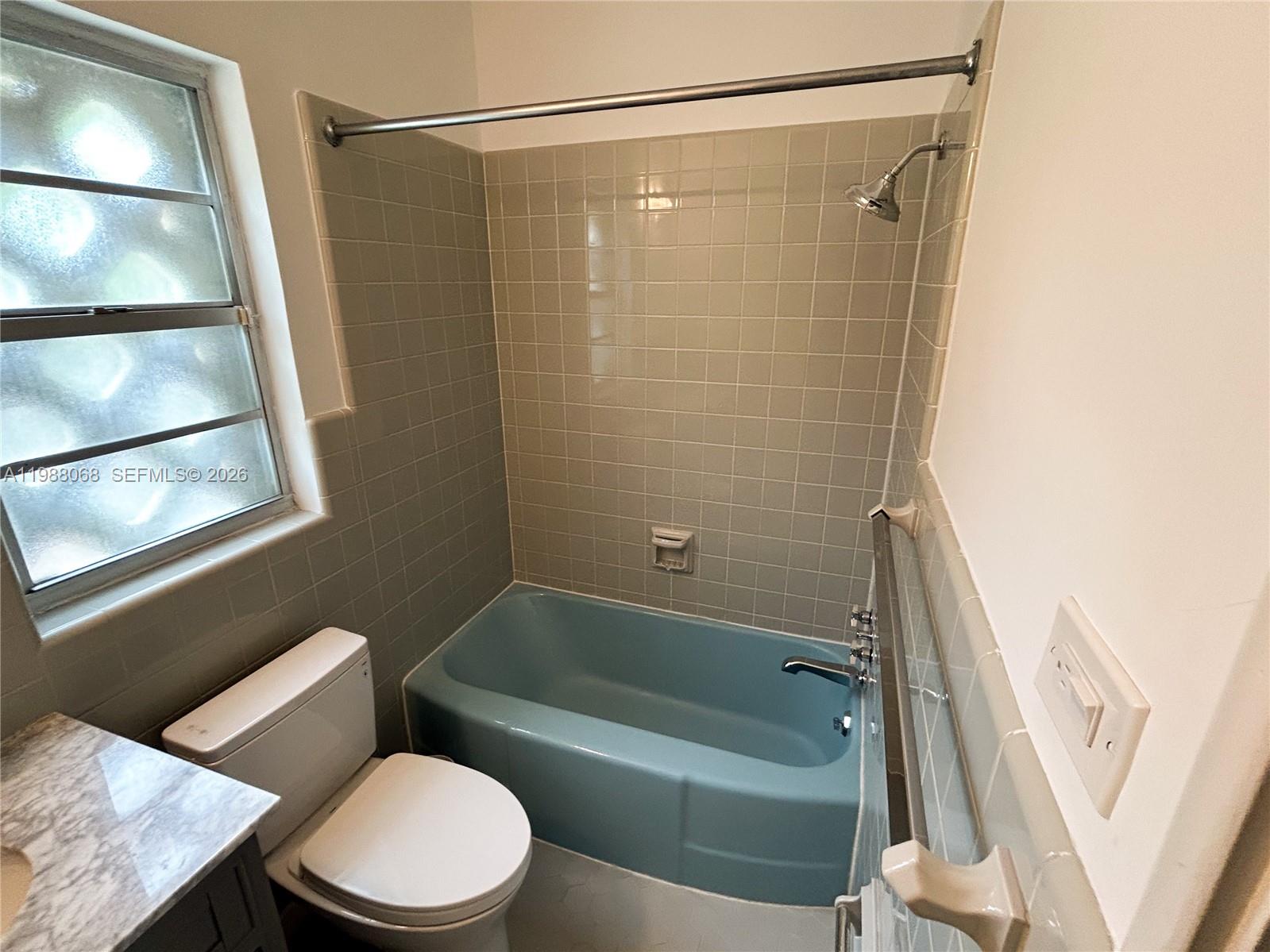 2504 Alhambra Cir # 2504