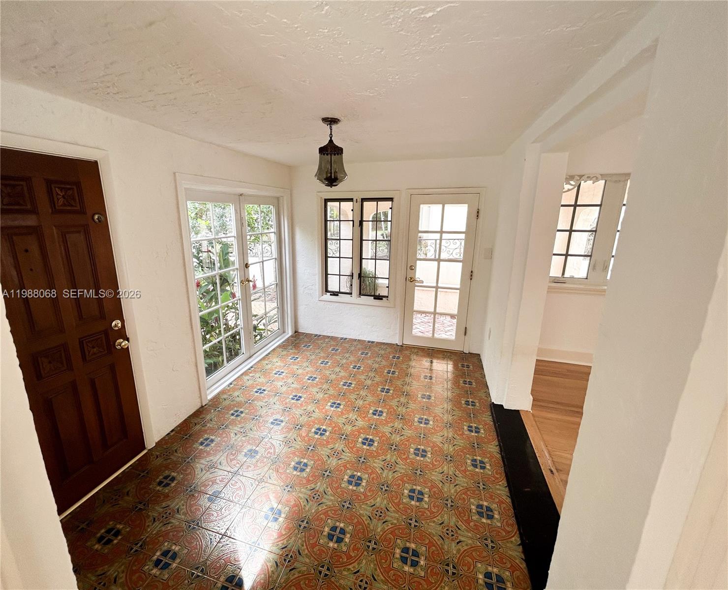 2504 Alhambra Cir # 2504