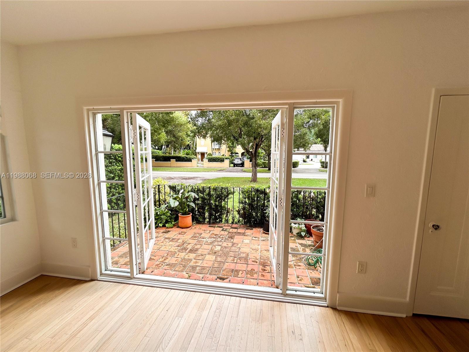 2504 Alhambra Cir # 2504