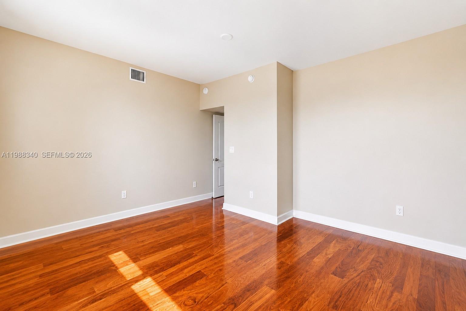 5600 Collins Ave # 17G