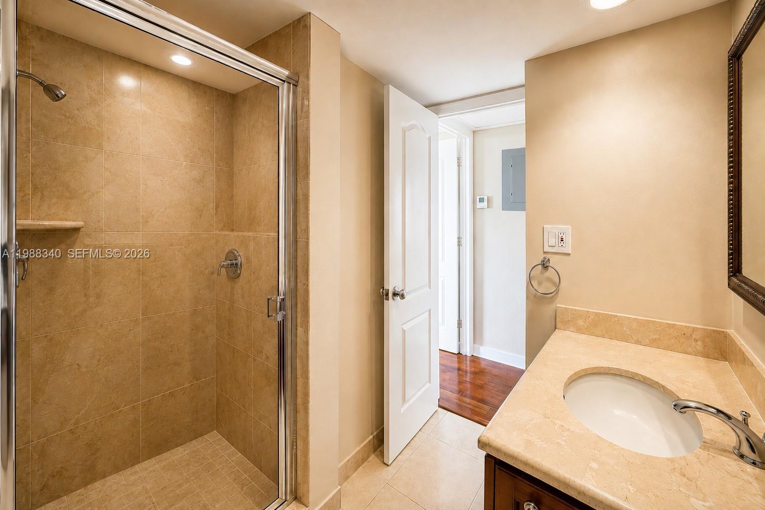 5600 Collins Ave # 17G
