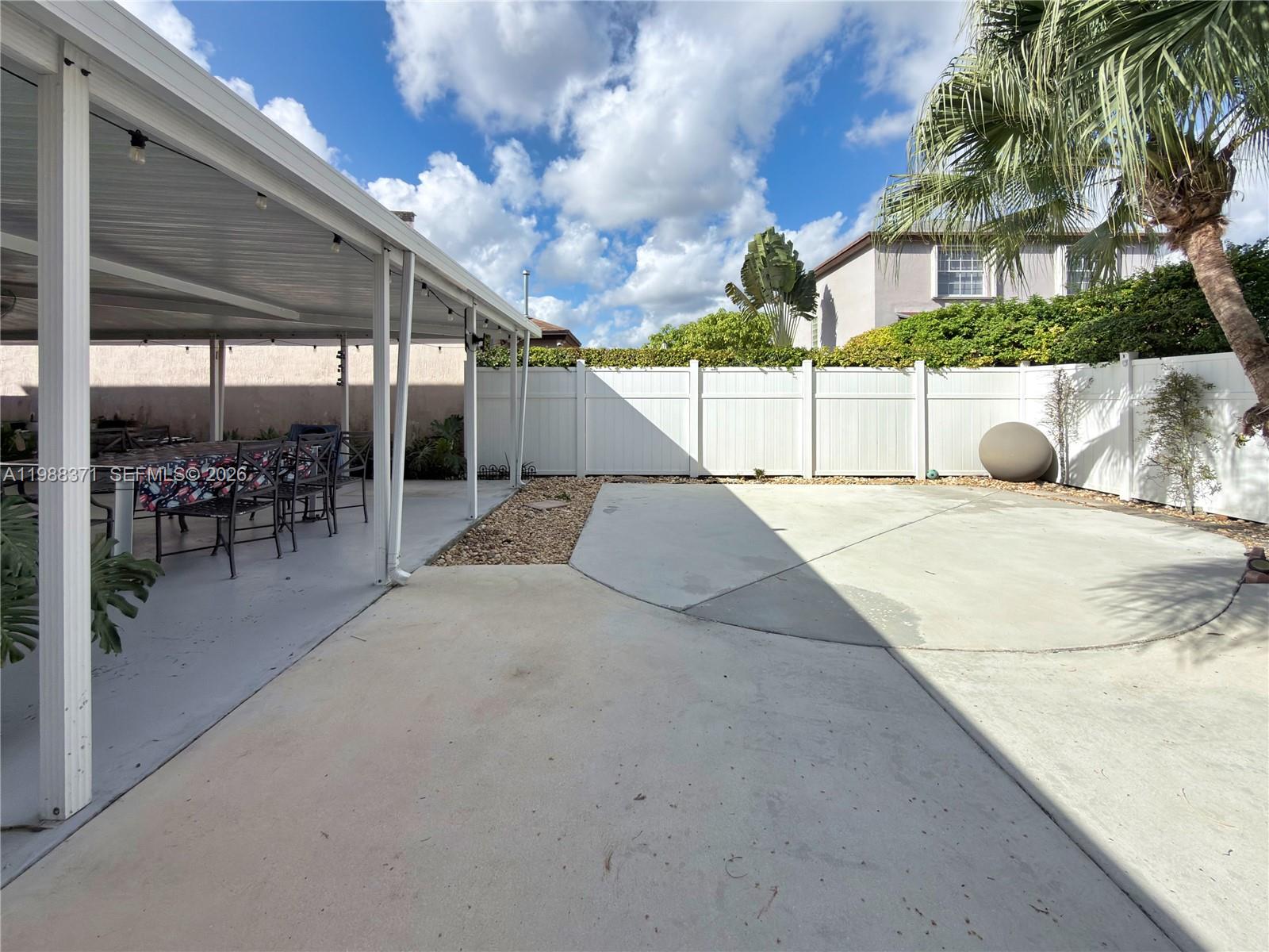 13921 SW 164th St