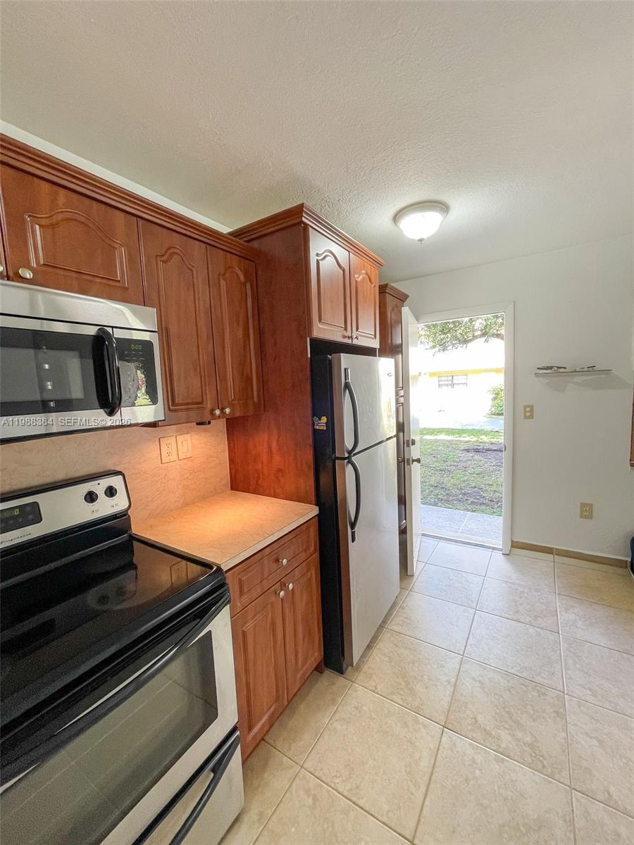4450 SW 67th Ave # I