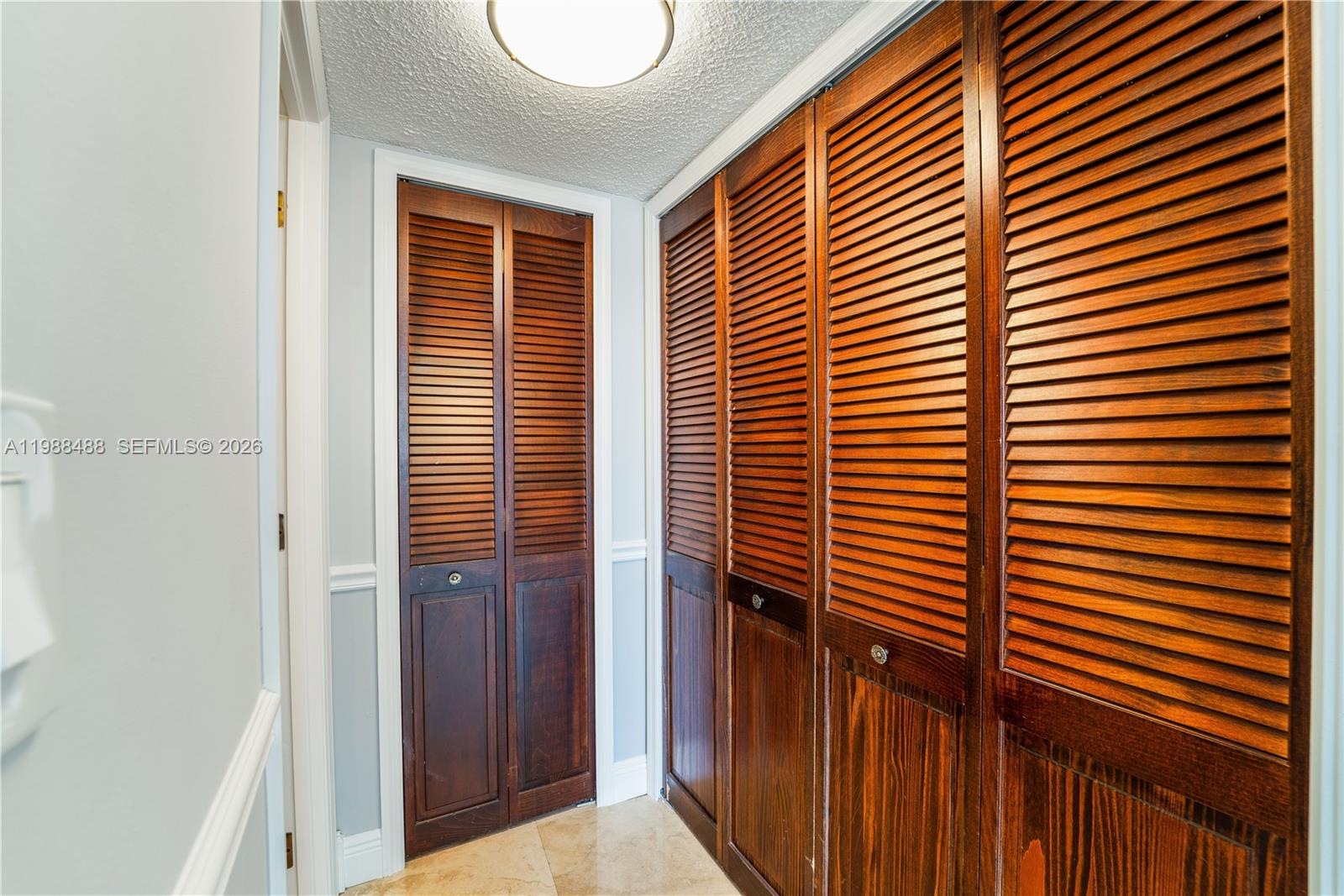 6039 Collins Ave # 1229