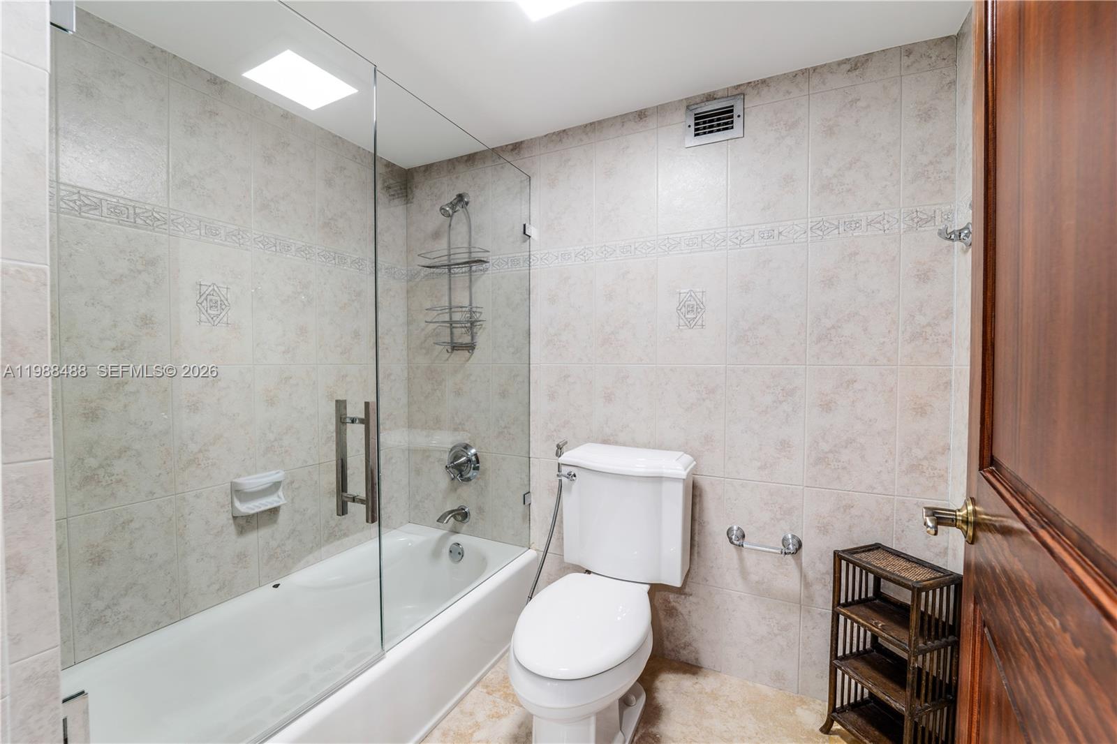 6039 Collins Ave # 1229