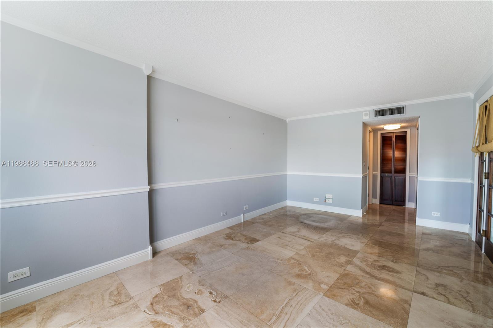 6039 Collins Ave # 1229