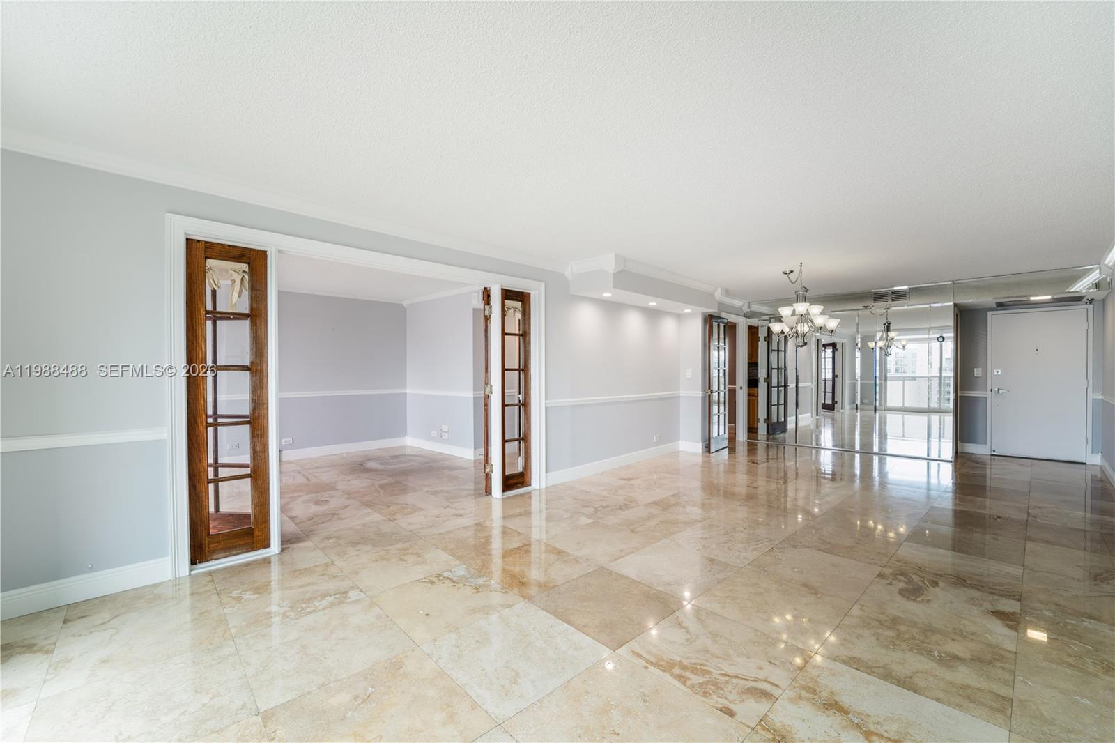 6039 Collins Ave # 1229