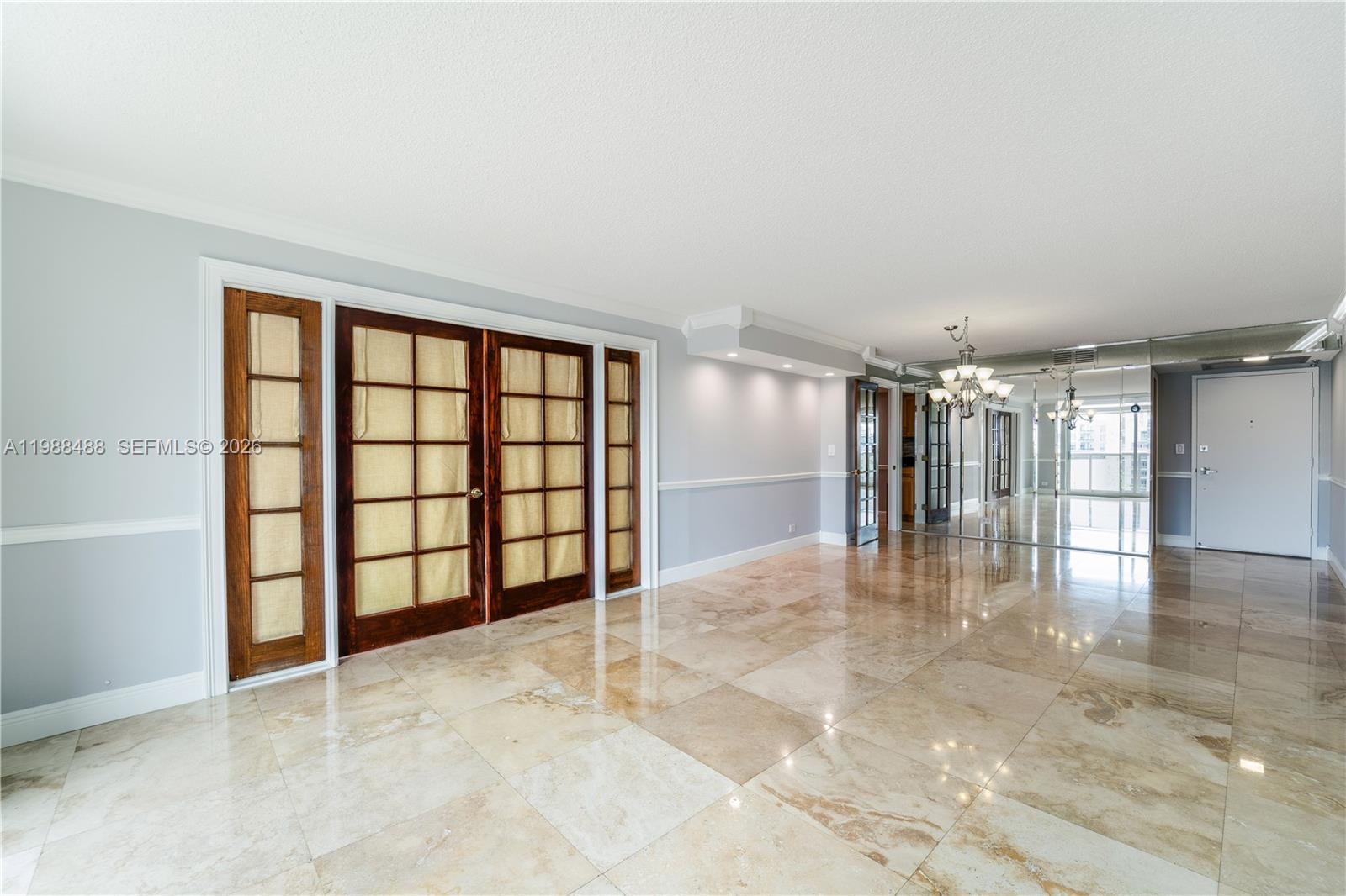 6039 Collins Ave # 1229