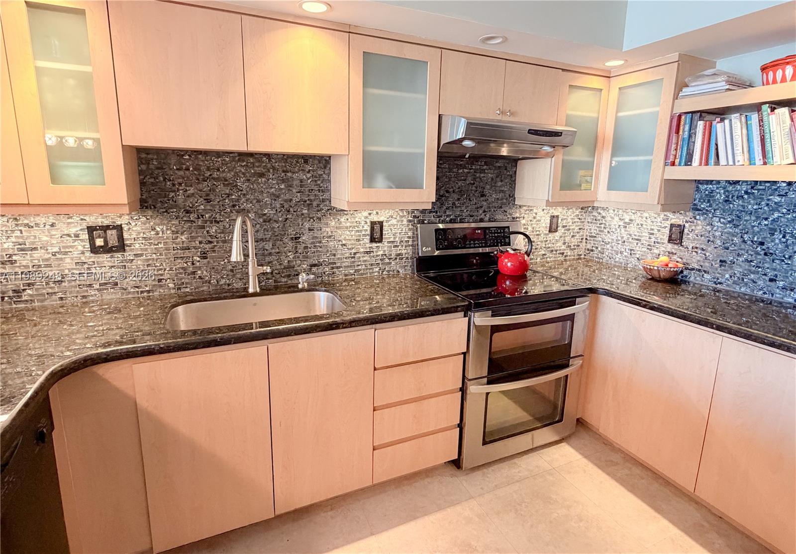 1800 Collins Ave # 9E