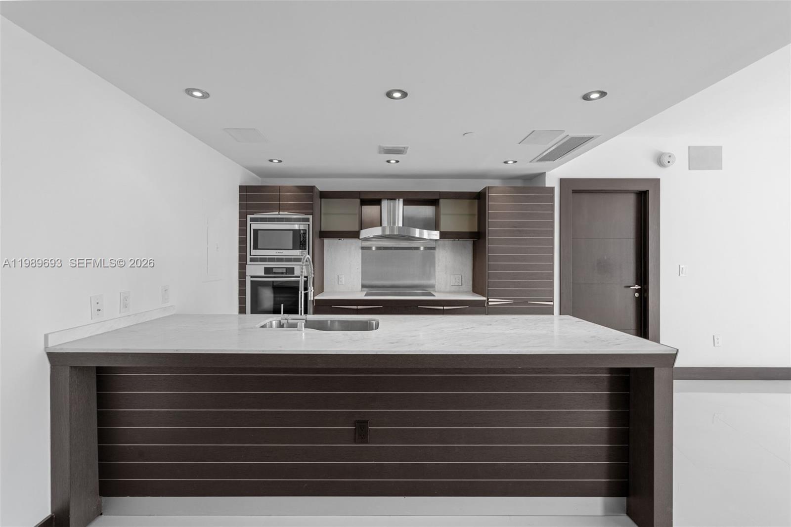 200 Biscayne Boulevard Way # 3707