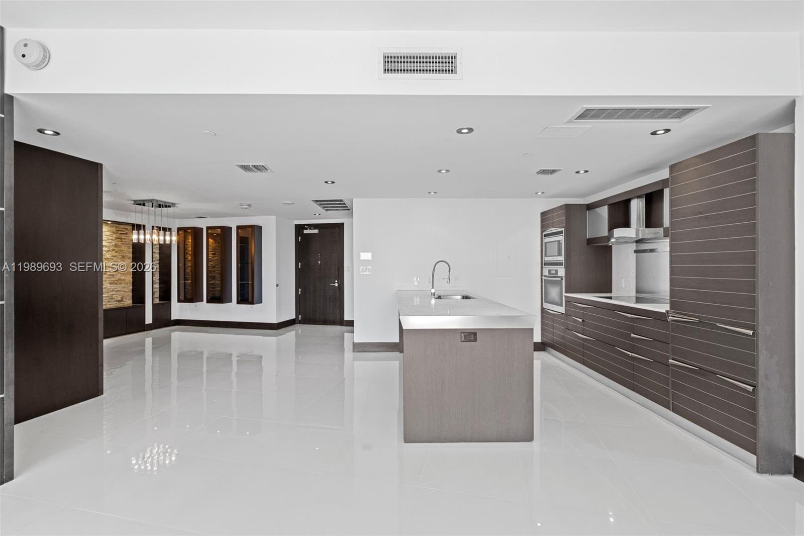 200 Biscayne Boulevard Way # 3707