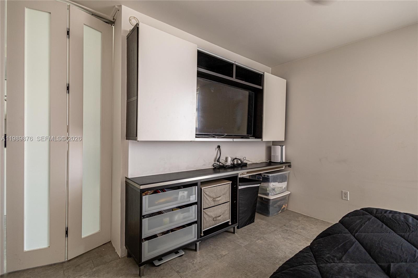 1035 West Ave Unit: PH02