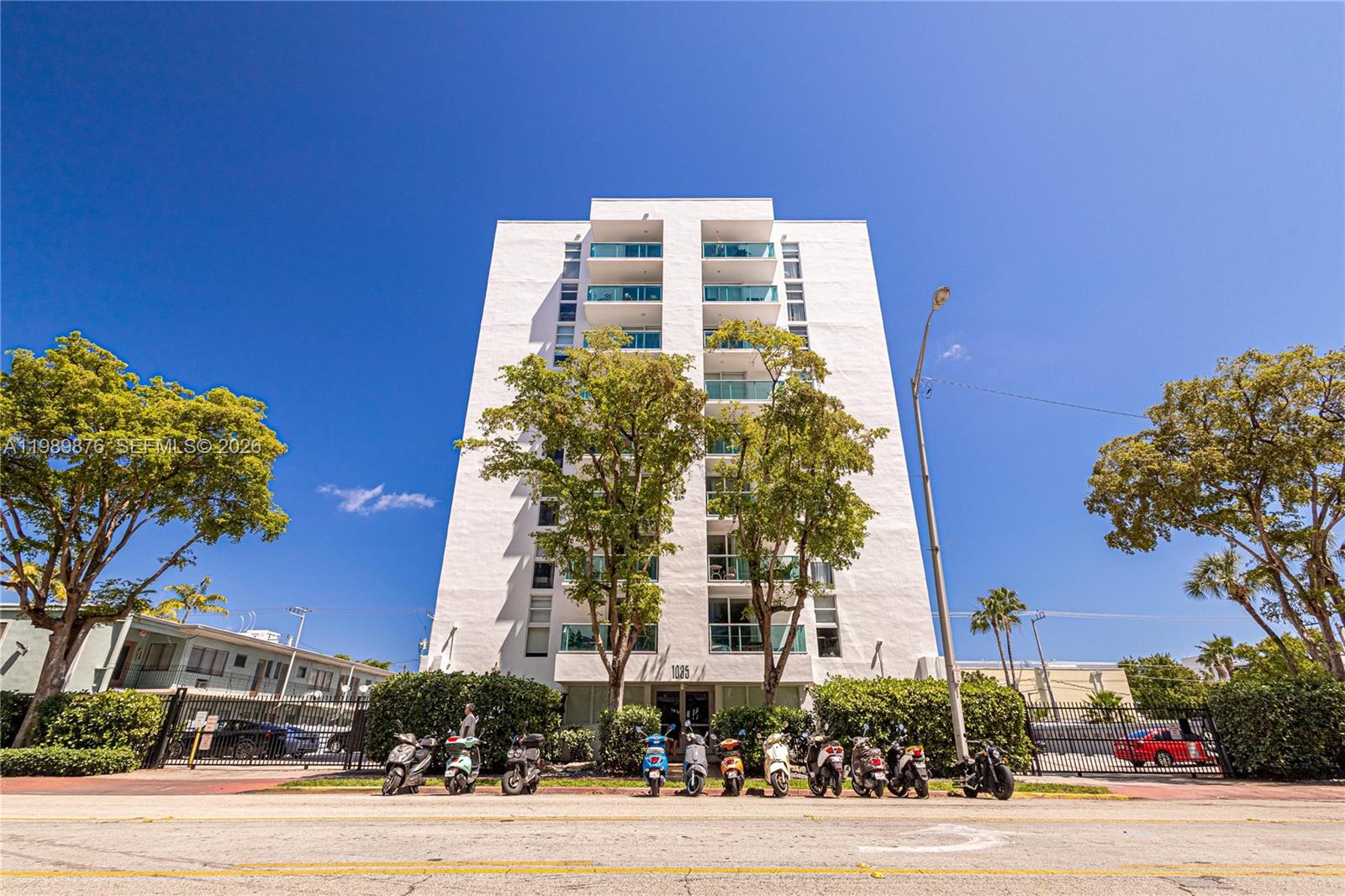 1035 West Ave Unit: PH02