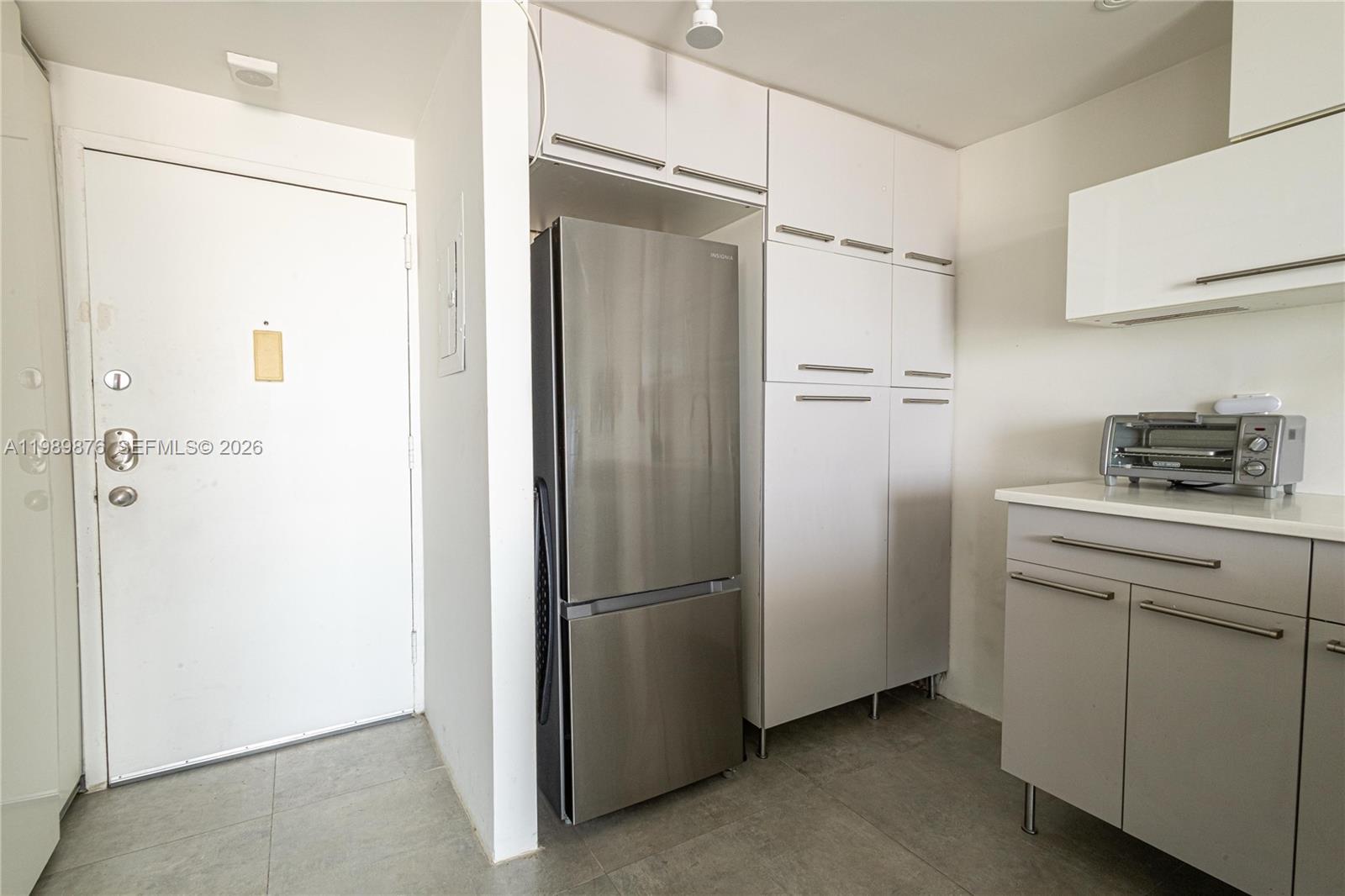 1035 West Ave Unit: PH02