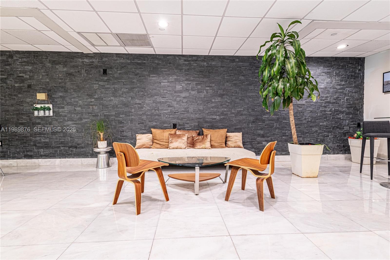 1035 West Ave Unit: PH02