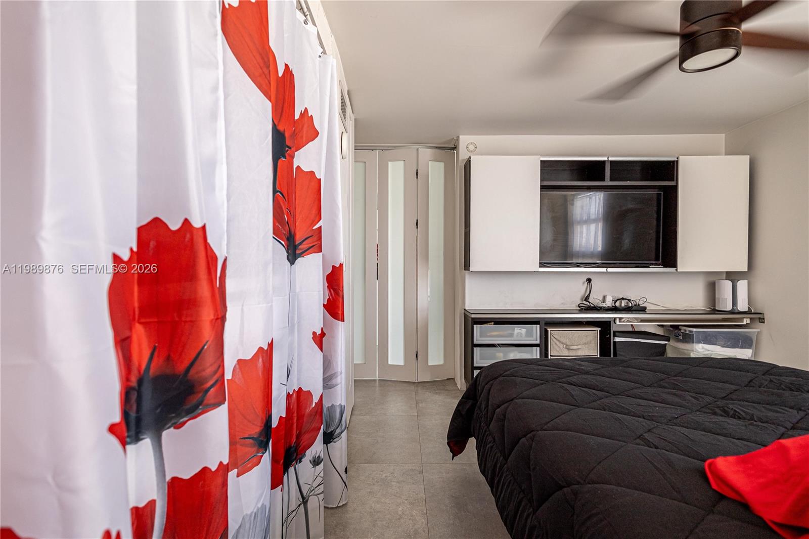 1035 West Ave Unit: PH02