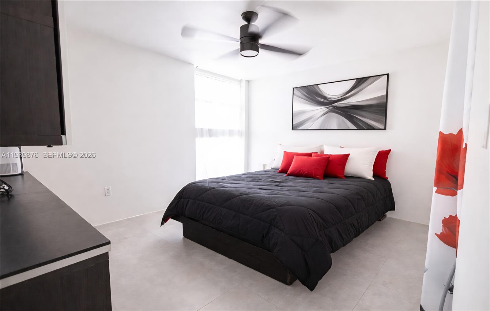 1035 West Ave Unit: PH02