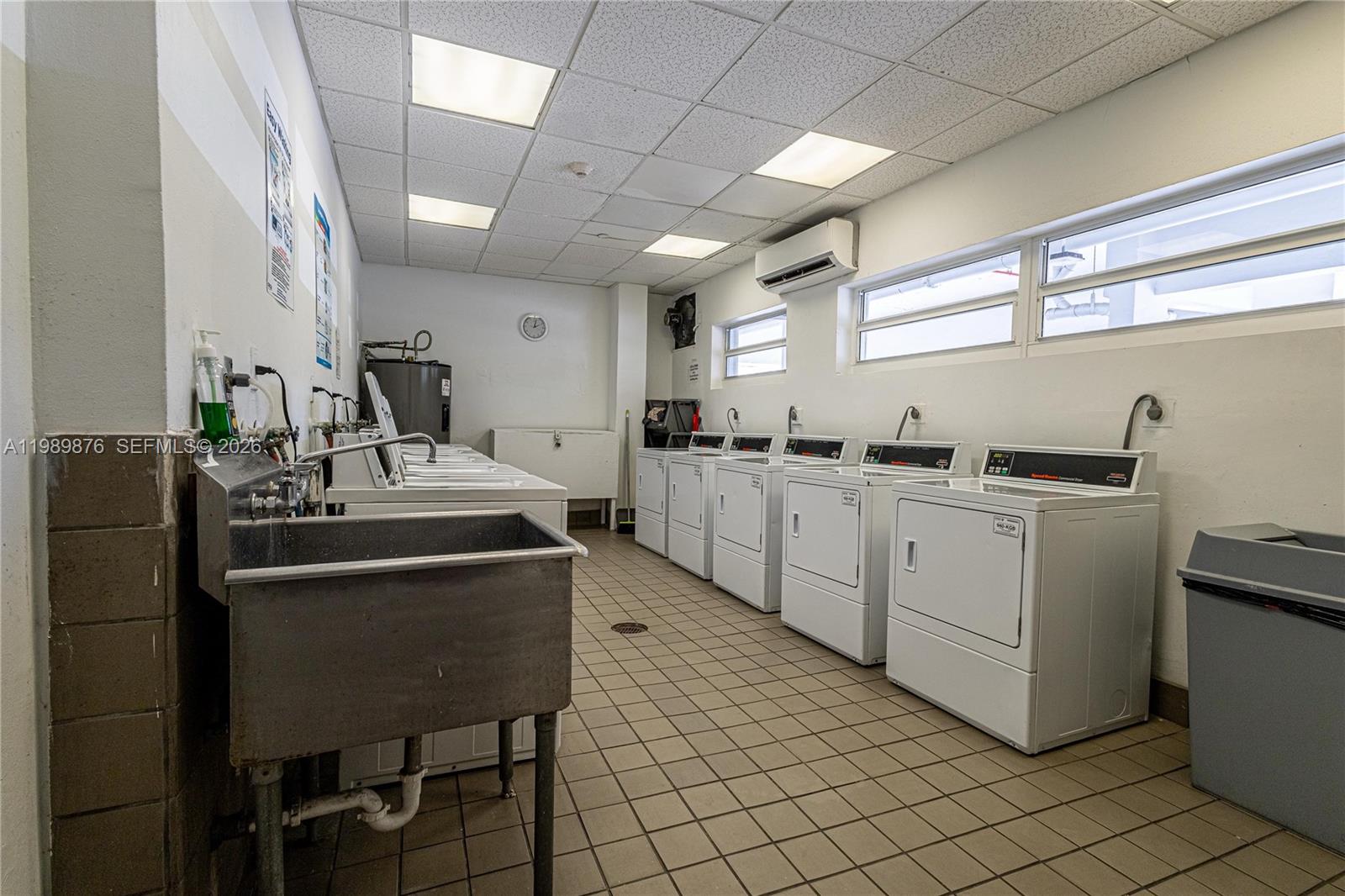 1035 West Ave Unit: PH02