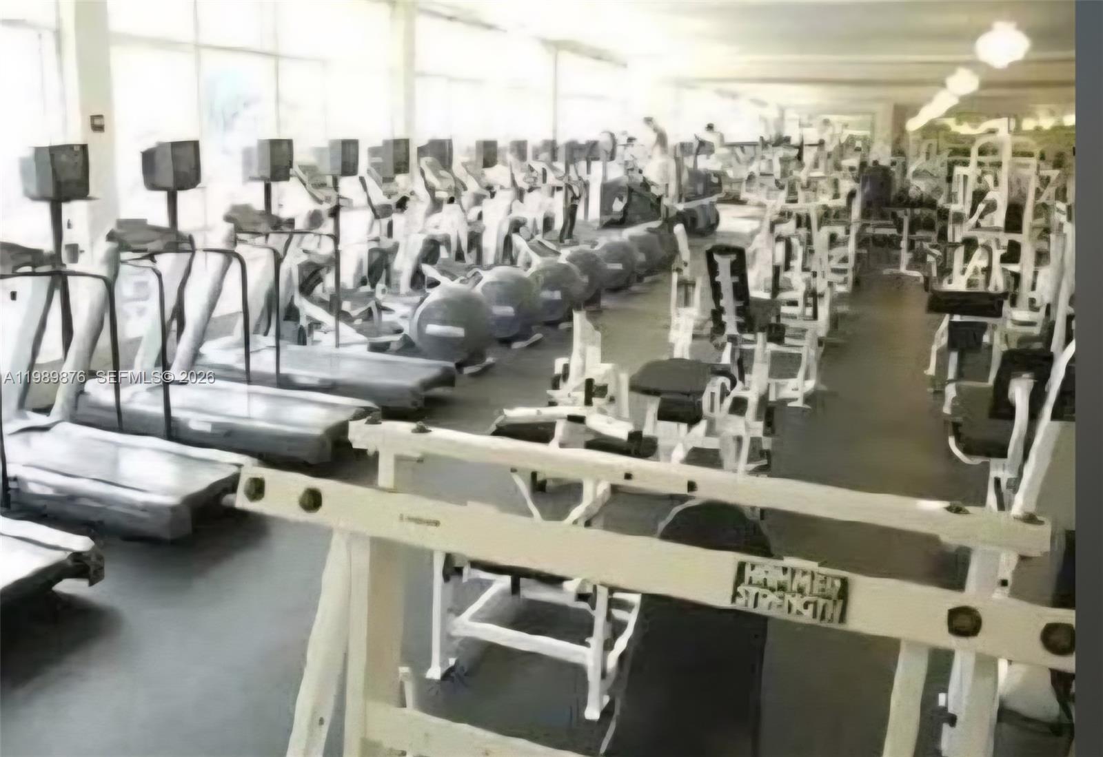 1035 West Ave Unit: PH02