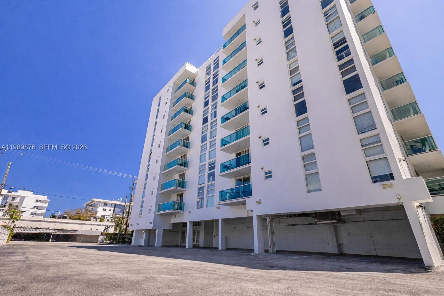 1035 West Ave Unit: PH02