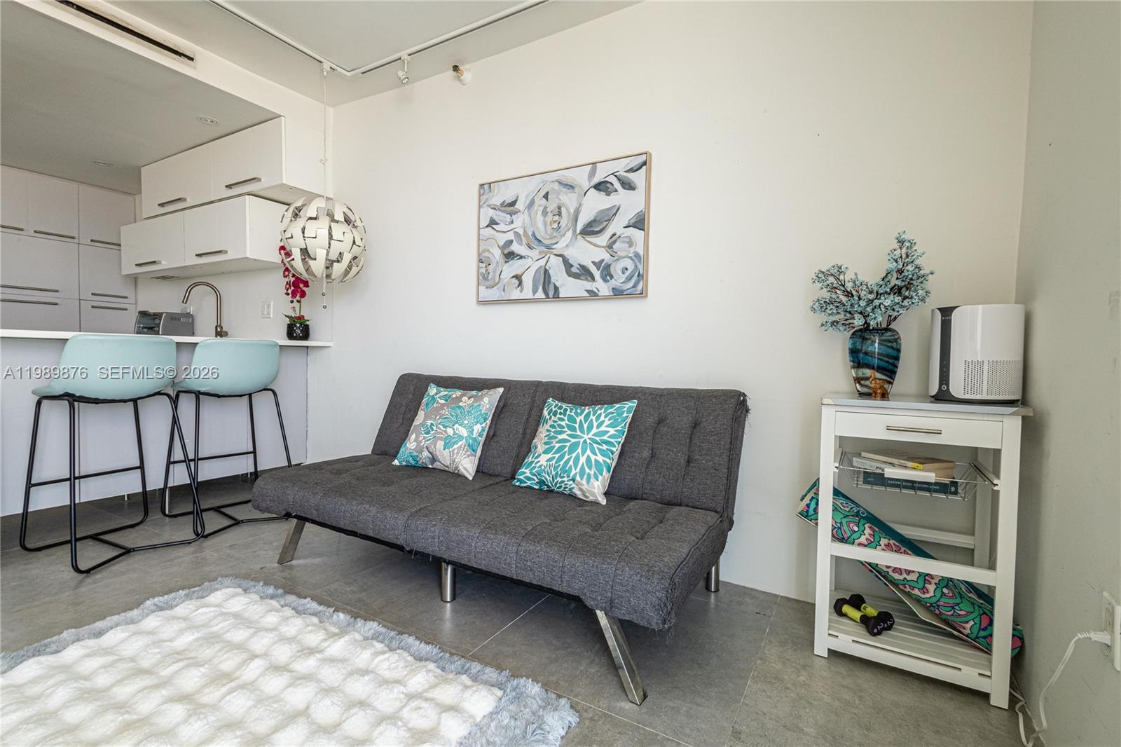 1035 West Ave Unit: PH02