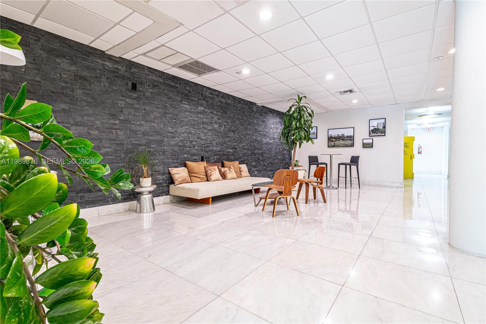 1035 West Ave Unit: PH02