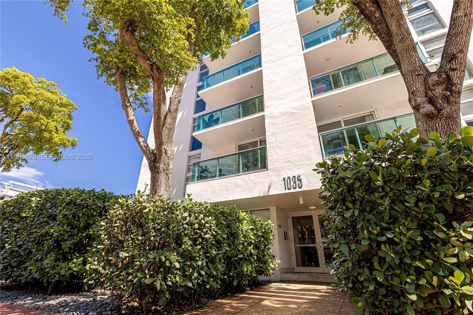 1035 West Ave Unit: PH02
