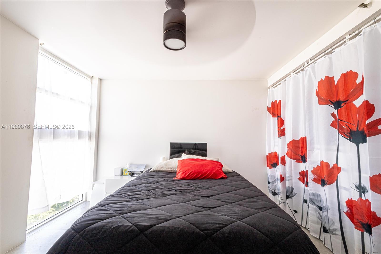 1035 West Ave Unit: PH02