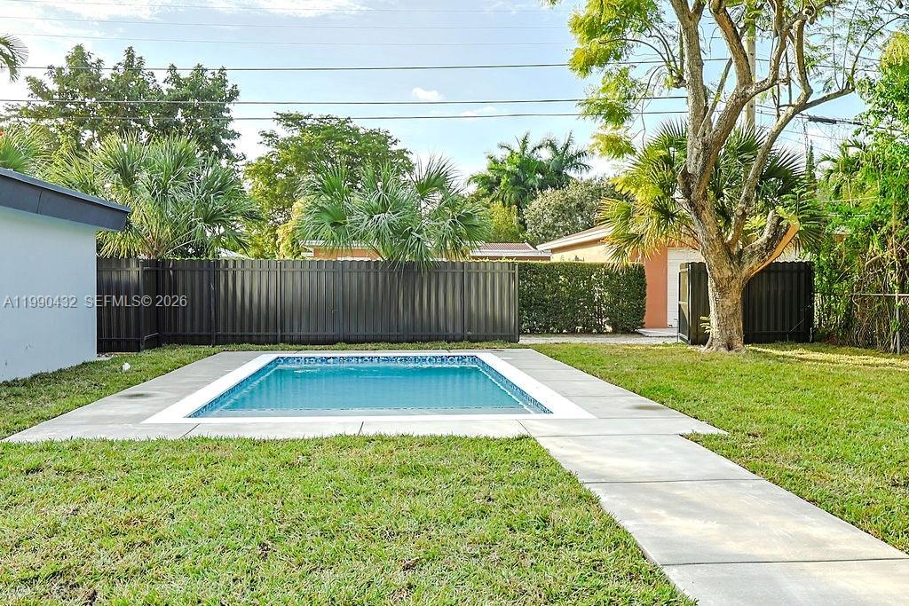 588 Palmetto Dr