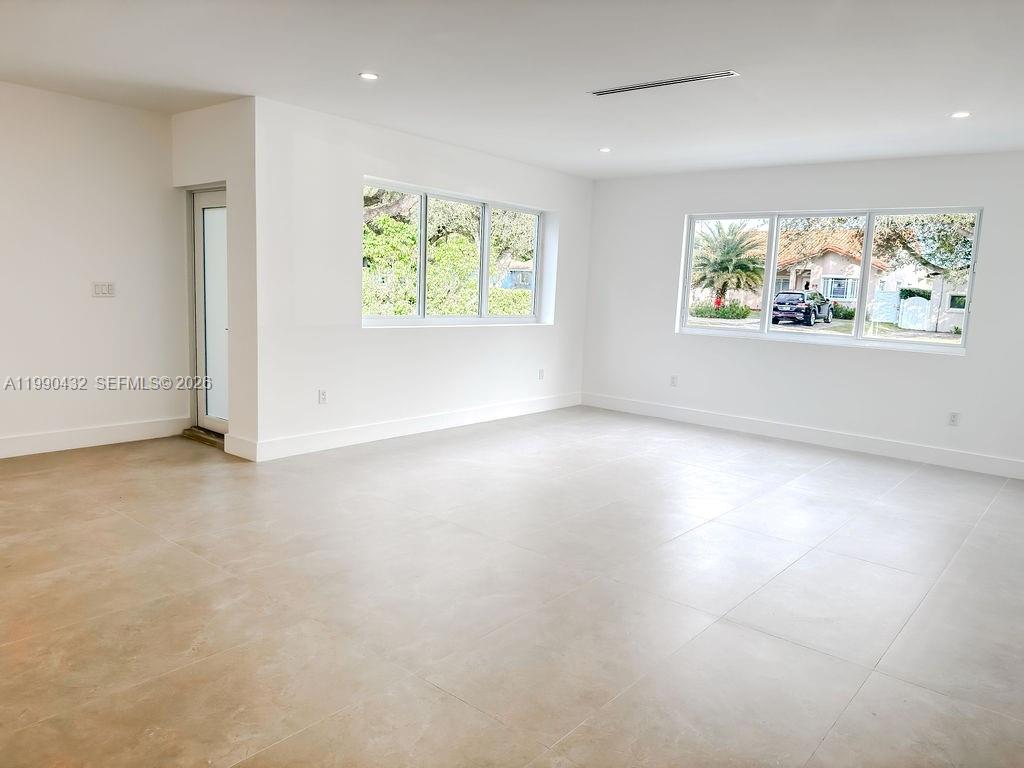 588 Palmetto Dr