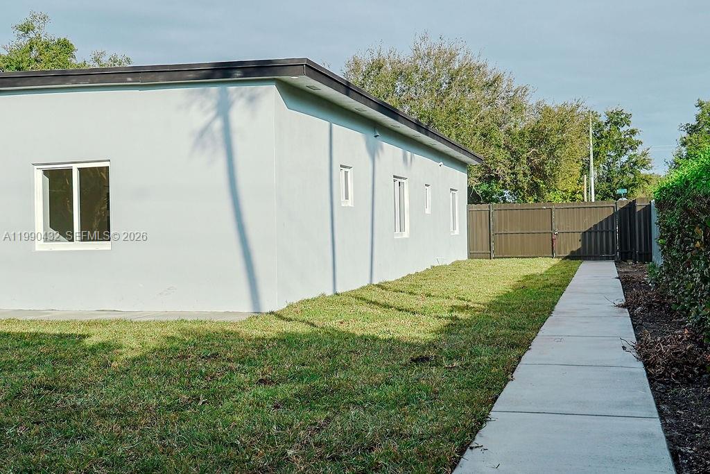 588 Palmetto Dr