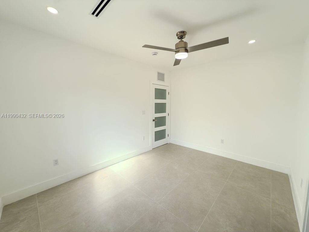 588 Palmetto Dr