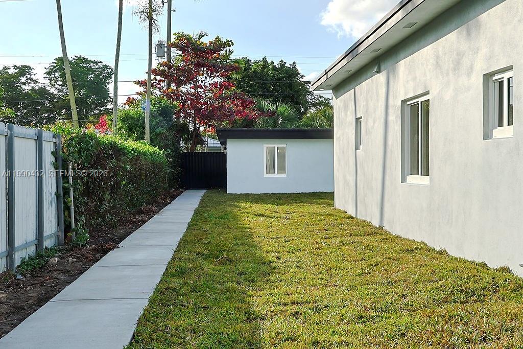 588 Palmetto Dr