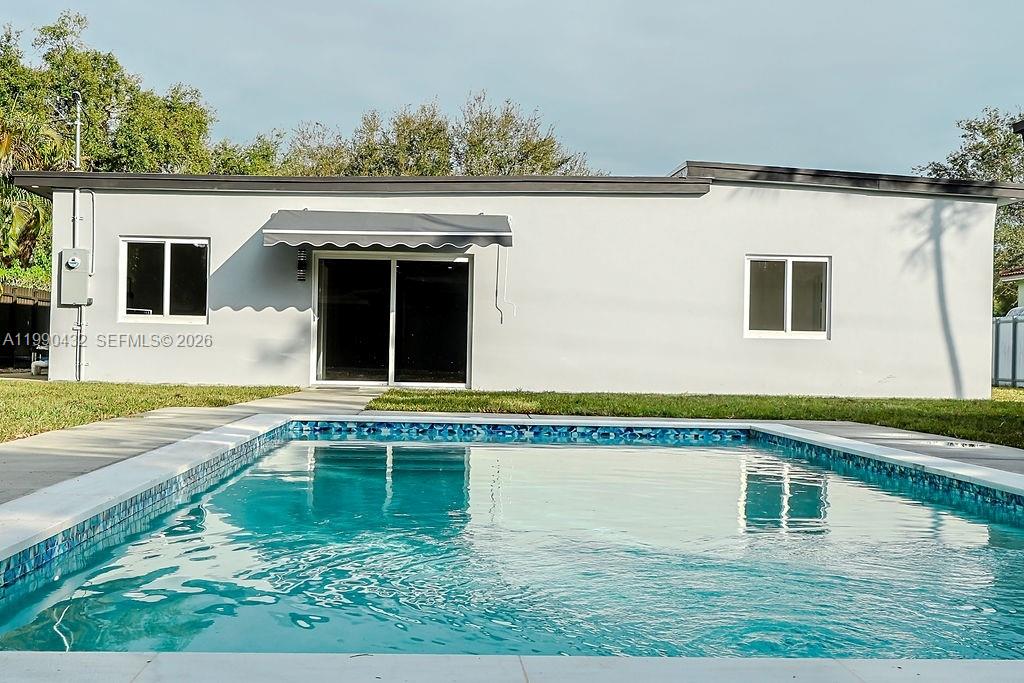 588 Palmetto Dr