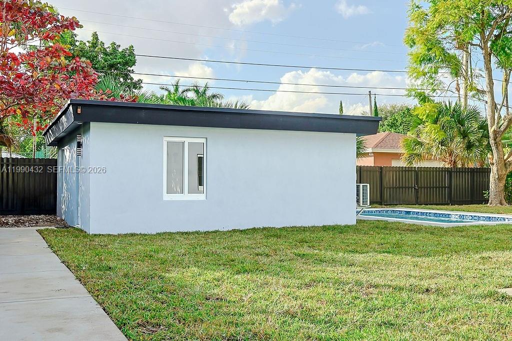 588 Palmetto Dr