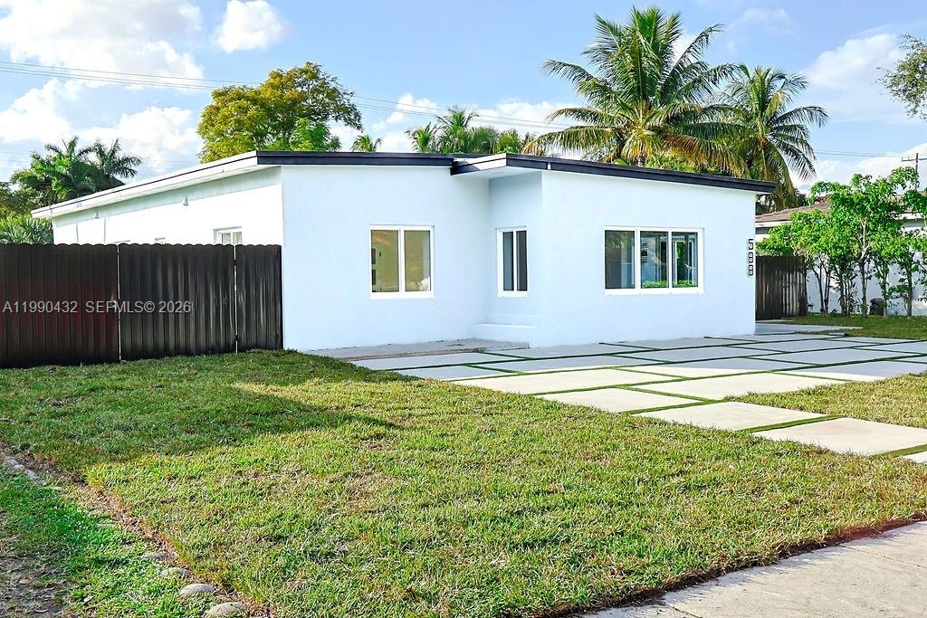 588 Palmetto Dr