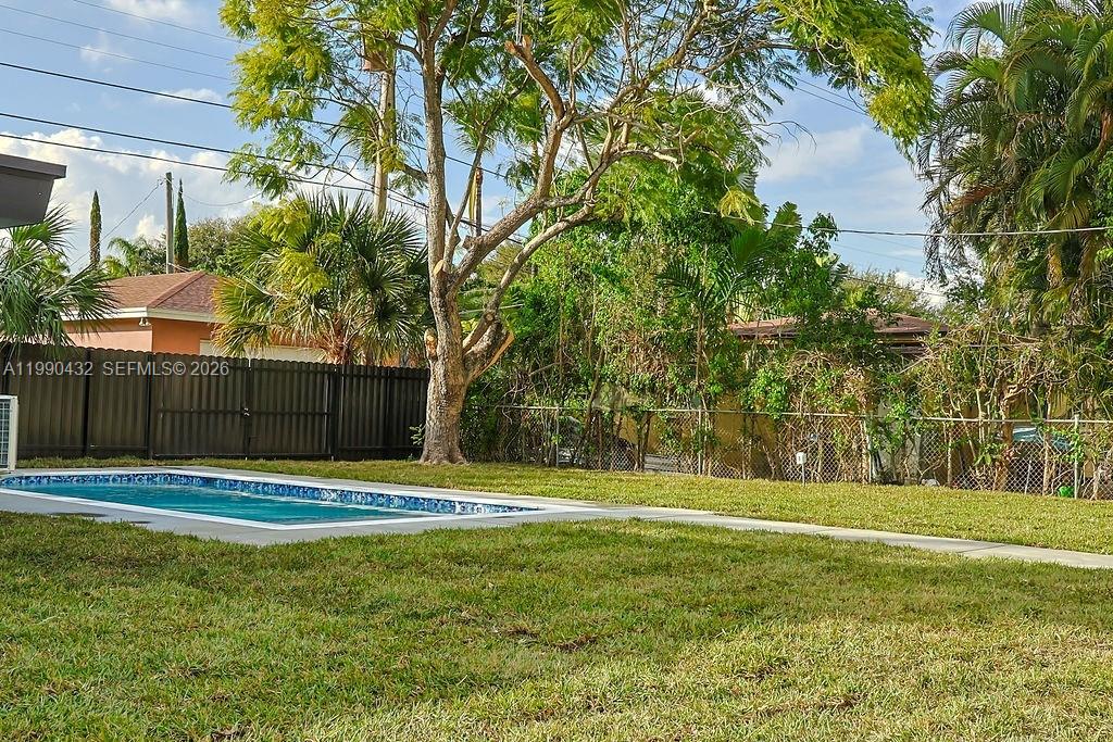 588 Palmetto Dr