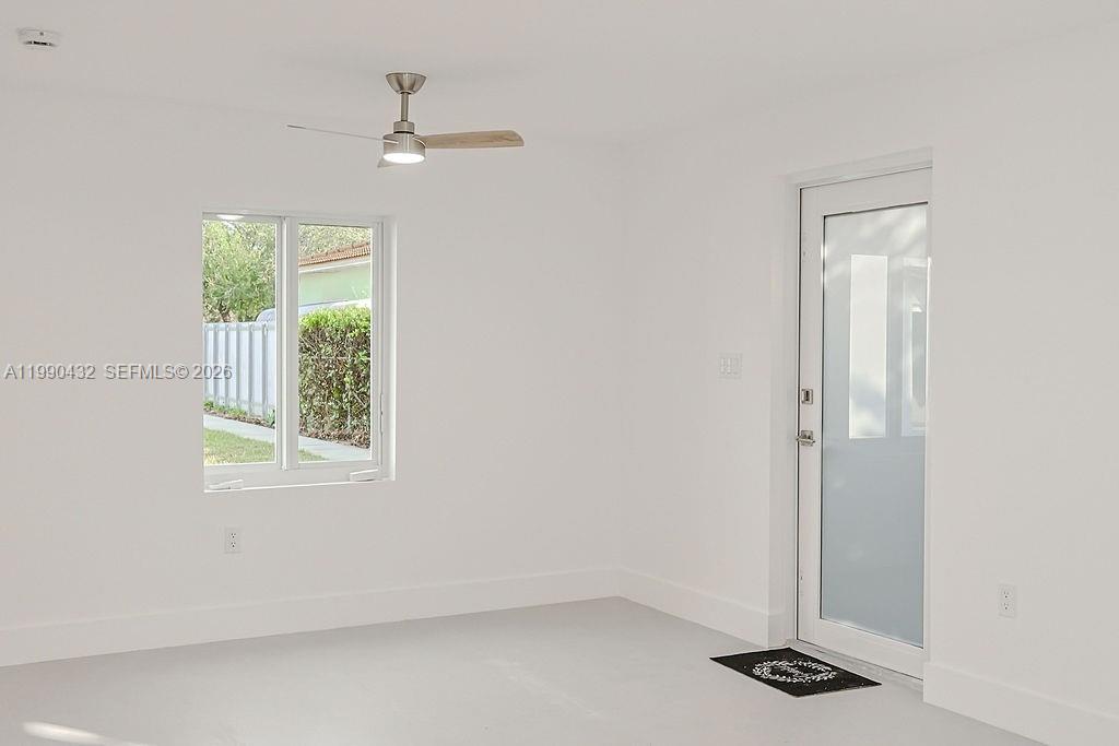 588 Palmetto Dr