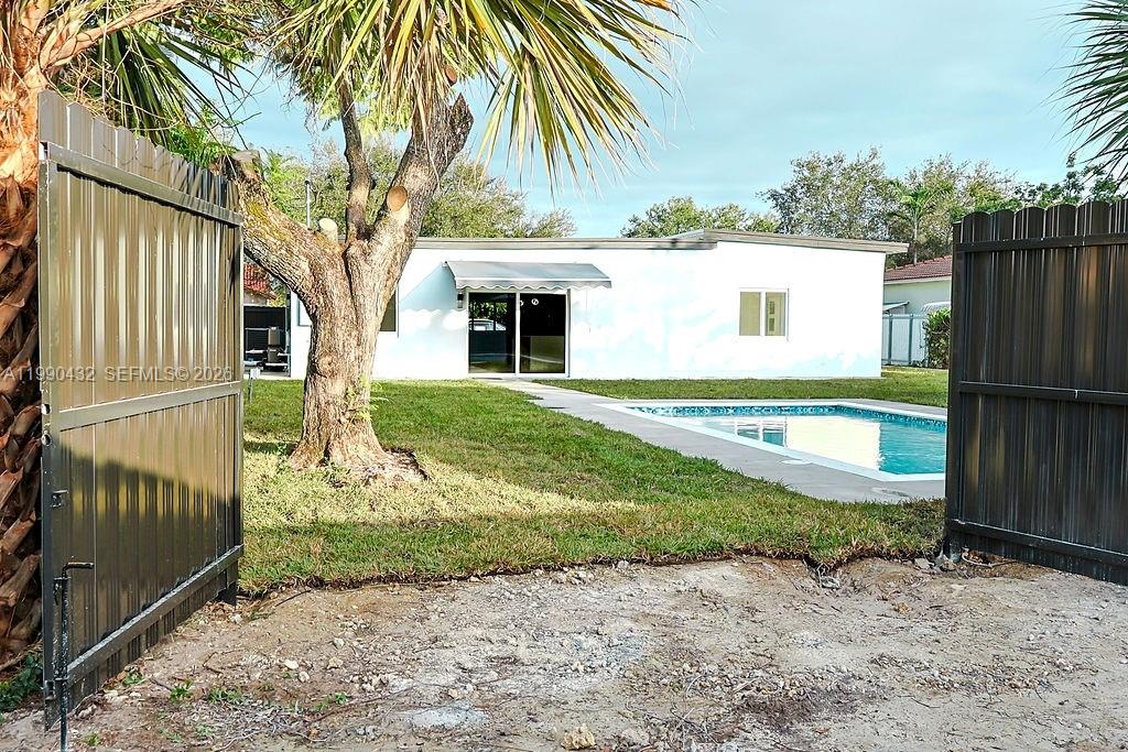 588 Palmetto Dr
