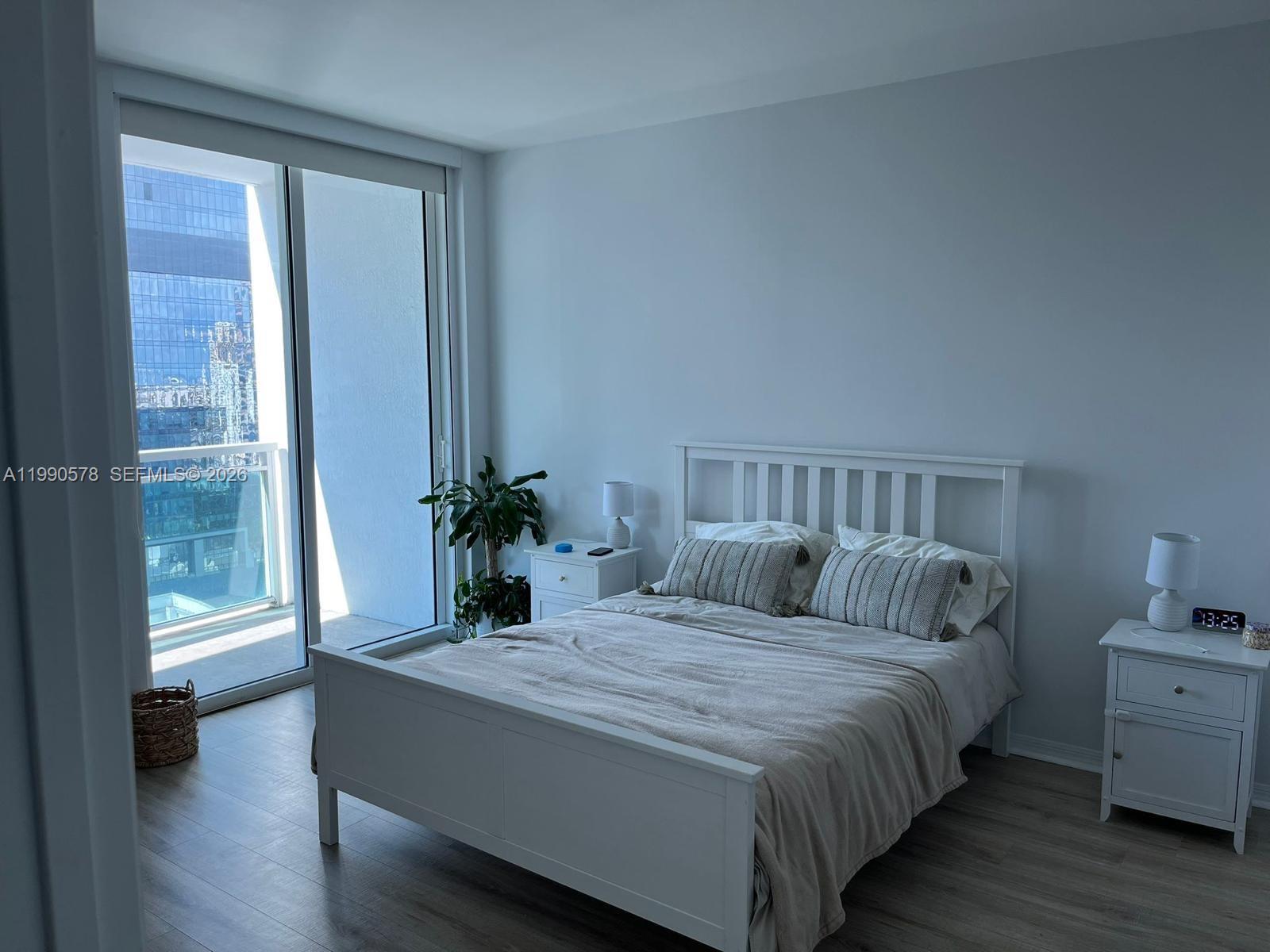 951 Brickell Ave # 2507